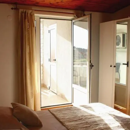 House Roso 아파트 마카르스카