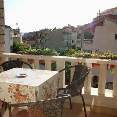 House Roso מאקרסקה