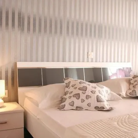 House Roso * 马卡尔斯卡